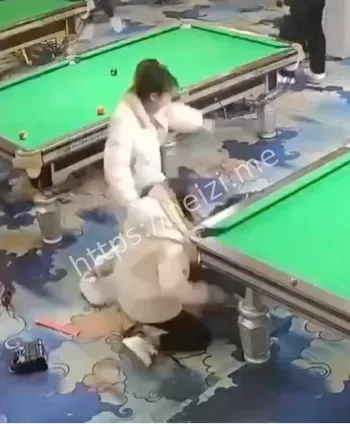 台球厅砍人双刀事件